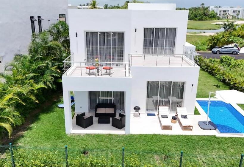 استراحتگاه Ka Romana Residences