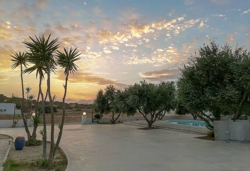 Diamantis Studios & Apartments