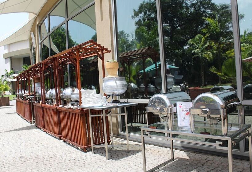 בית מלון כפרי Accra Marriott