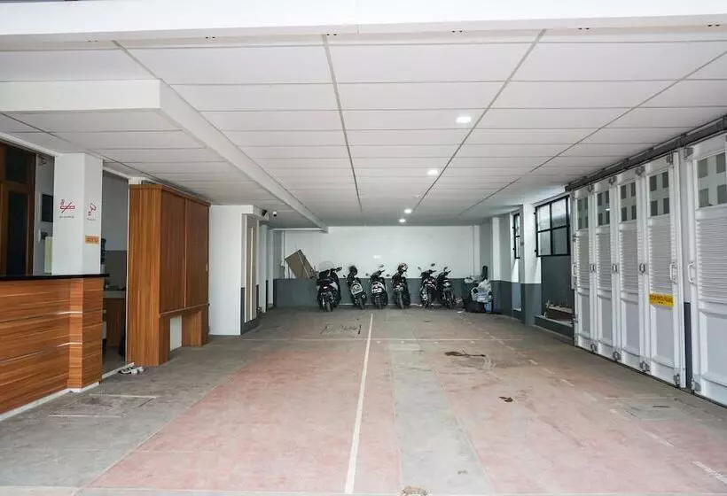 ホテル Sarkawi Residence