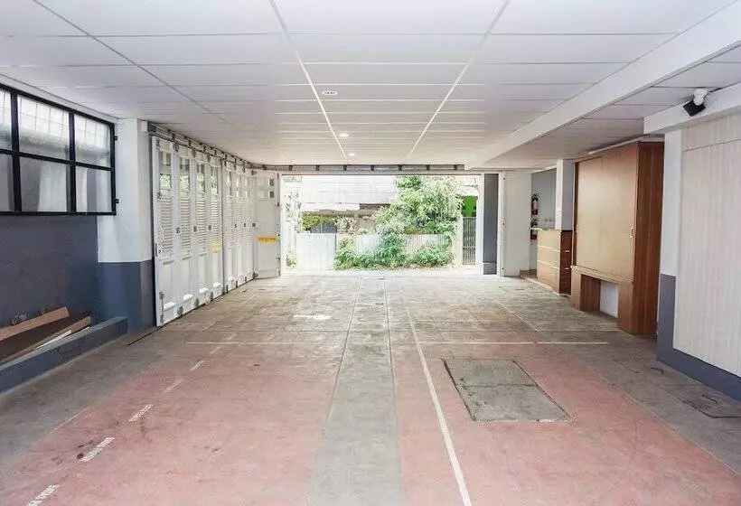 ホテル Sarkawi Residence