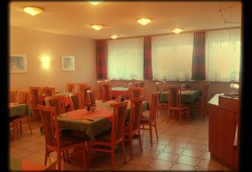 ホテル Restaurant Zum Loewen