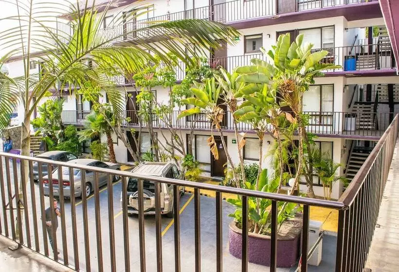 Hotelli Suites Royal