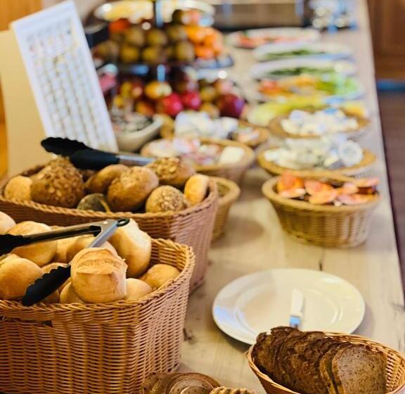 Отель Tanzbuche