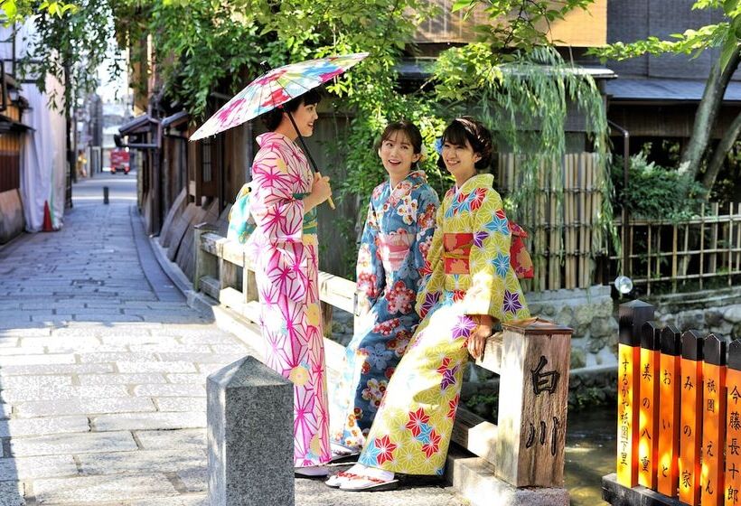 הוסטל Cafetel Kyoto Sanjo For Ladies