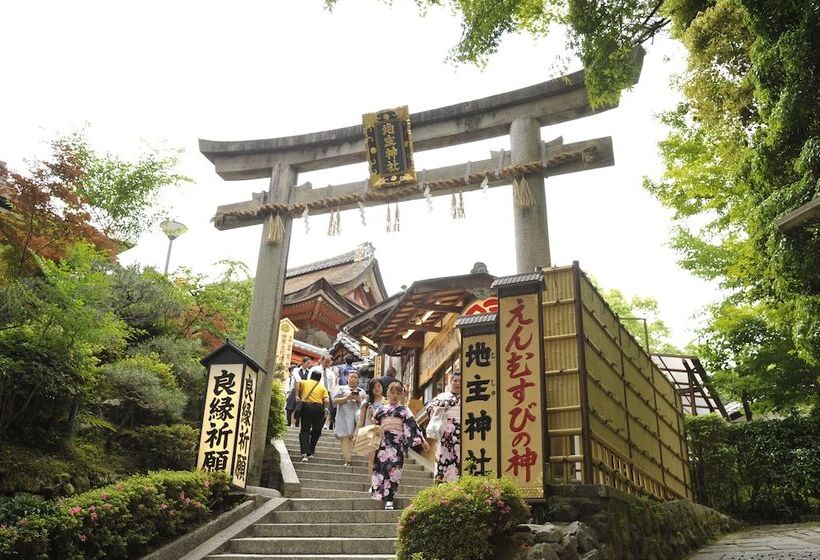 הוסטל Cafetel Kyoto Sanjo For Ladies