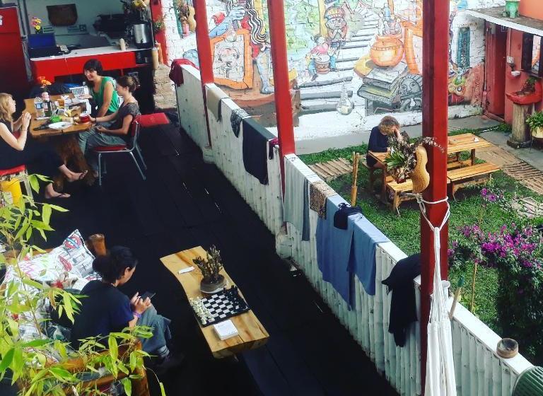 ユースホステル Terracotta