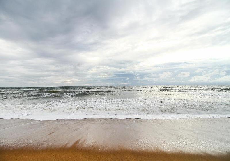 فندق Lavila Beach Resort