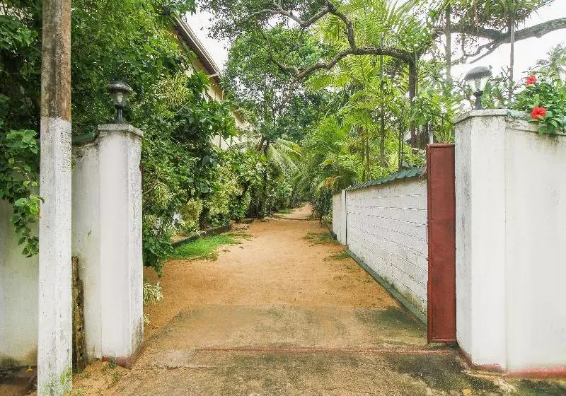 Hotelli Lavila Beach Resort