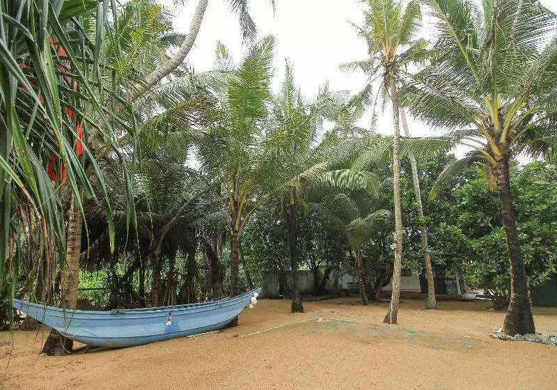 Hotelli Lavila Beach Resort