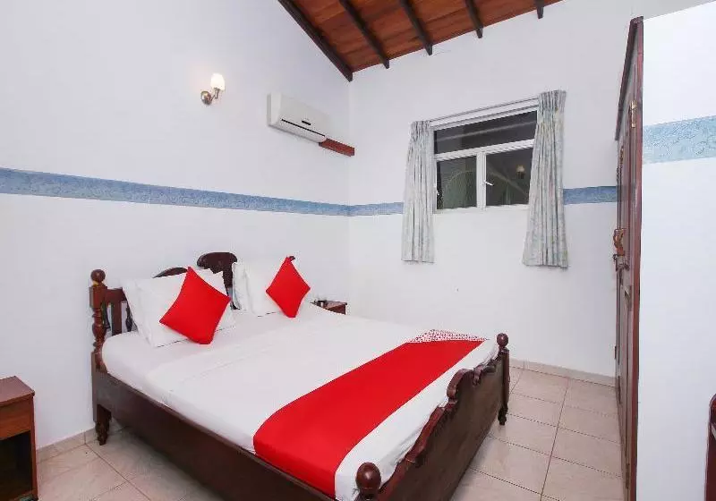 Hotelli Lavila Beach Resort