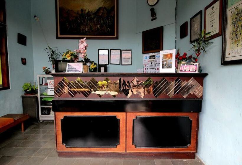 בית מלון כפרי Reddoorz Plus Syariah Near Lempuyangan Station 3