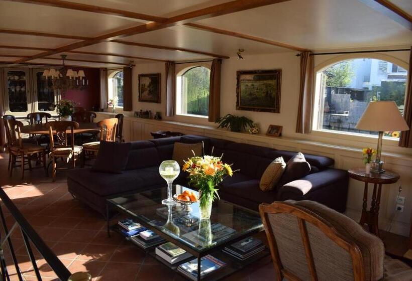 Bed and Breakfast Aurora