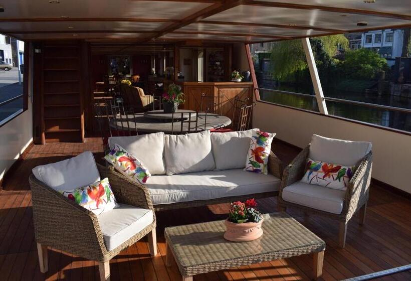 Bed and Breakfast Aurora