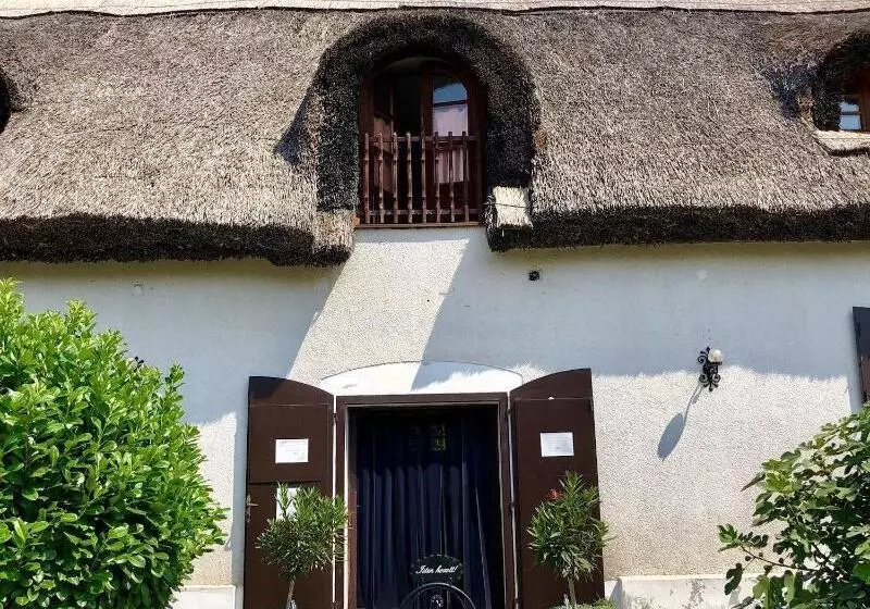 Aamiaismajoitus (B&B) The Houses Of History  Anno 1830