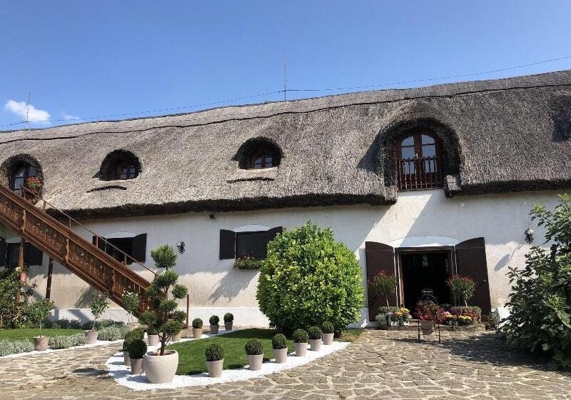 צימר The Houses Of History Anno 1830