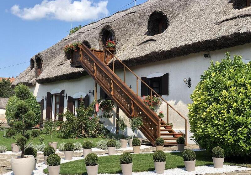 צימר The Houses Of History Anno 1830