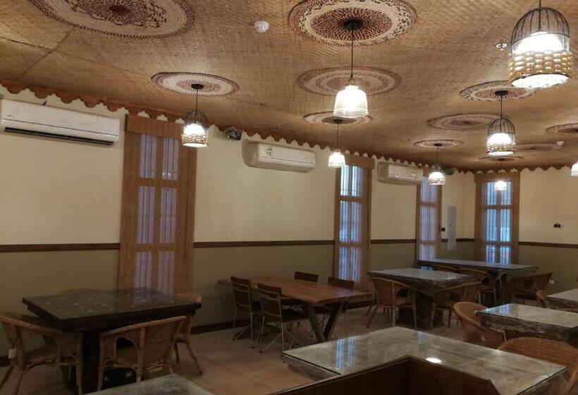 בית מלון כפרי Al Koot Heritage