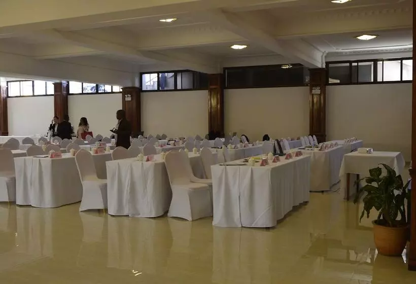 هتل Asia And Africa