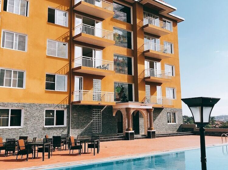 Отель Duomo And Suites