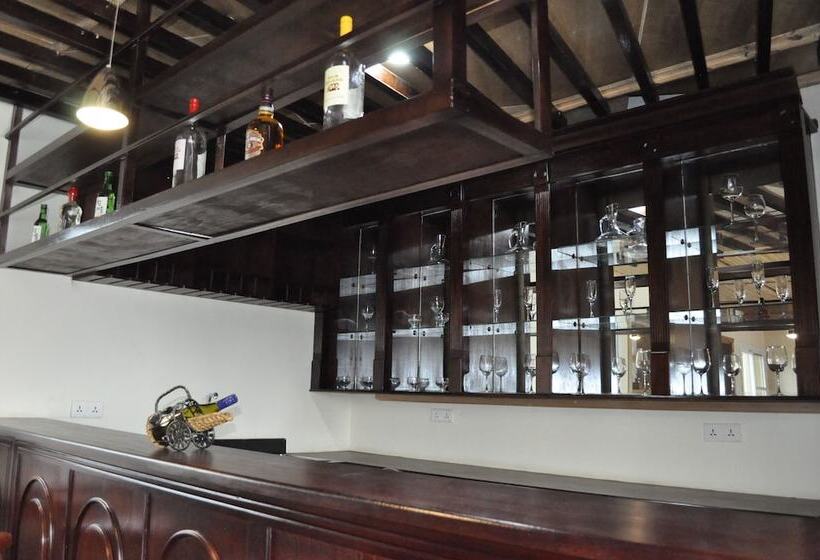 Отель Duomo And Suites