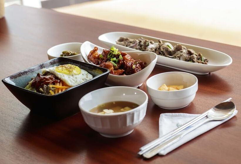 Отель Duomo And Suites