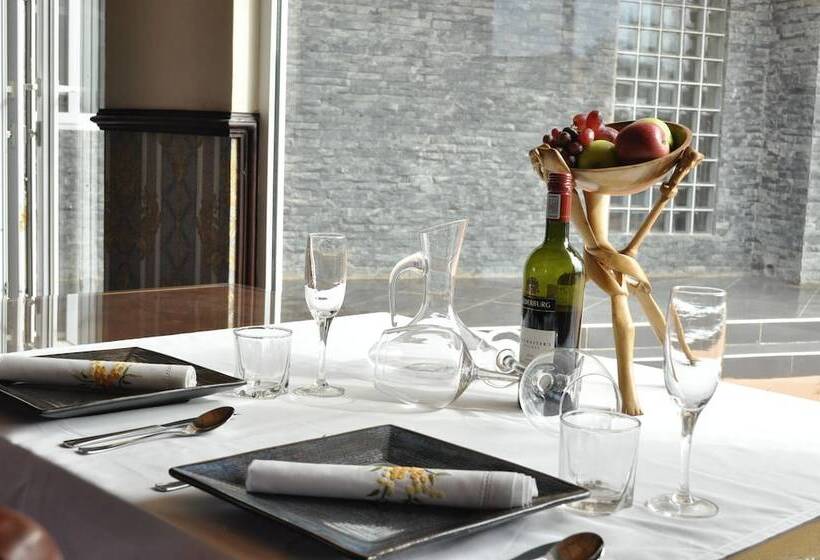 Отель Duomo And Suites