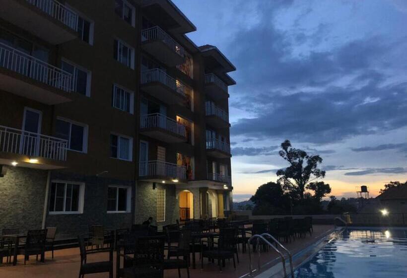 Отель Duomo And Suites