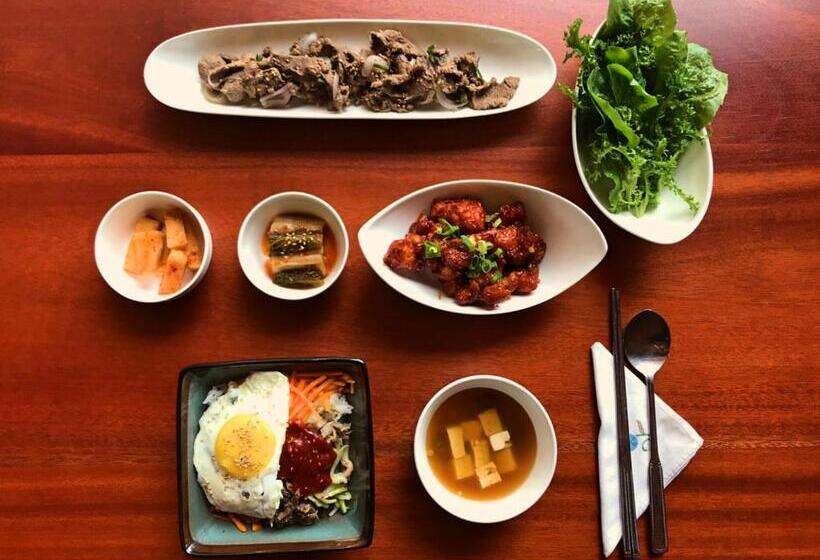 Отель Duomo And Suites