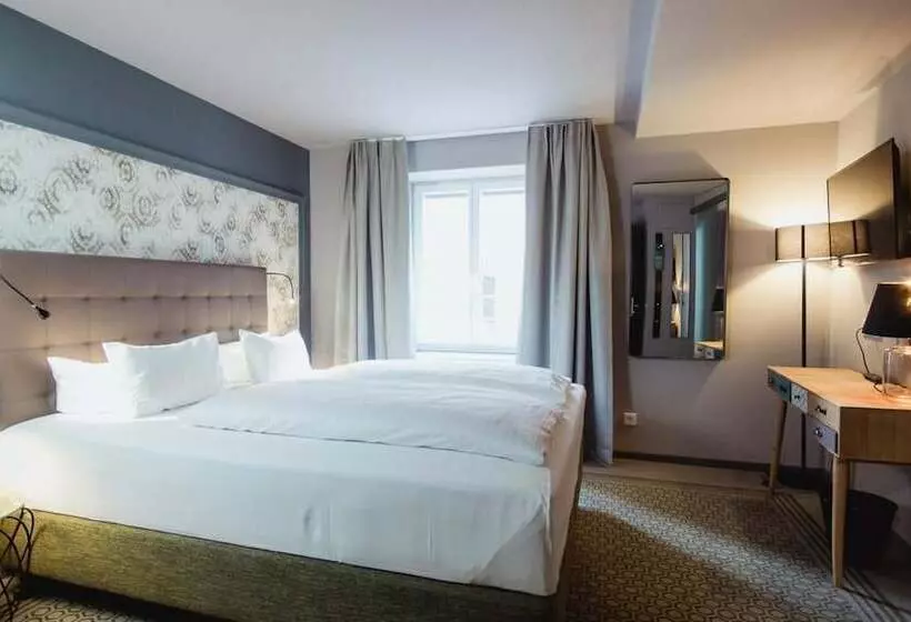 Hotelli Goldene Traube  By Neugart