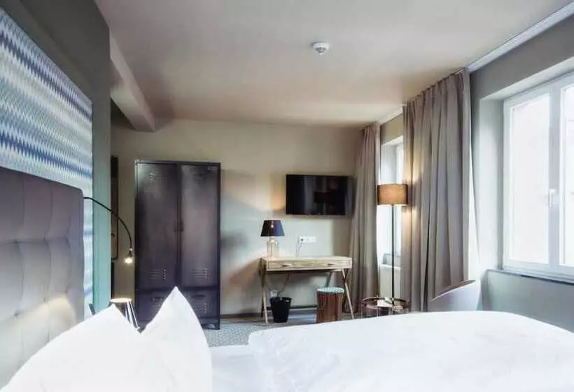 Hotelli Goldene Traube  By Neugart