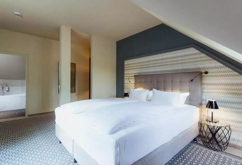 Hotelli Goldene Traube  By Neugart