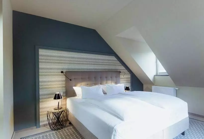 Hotelli Goldene Traube  By Neugart