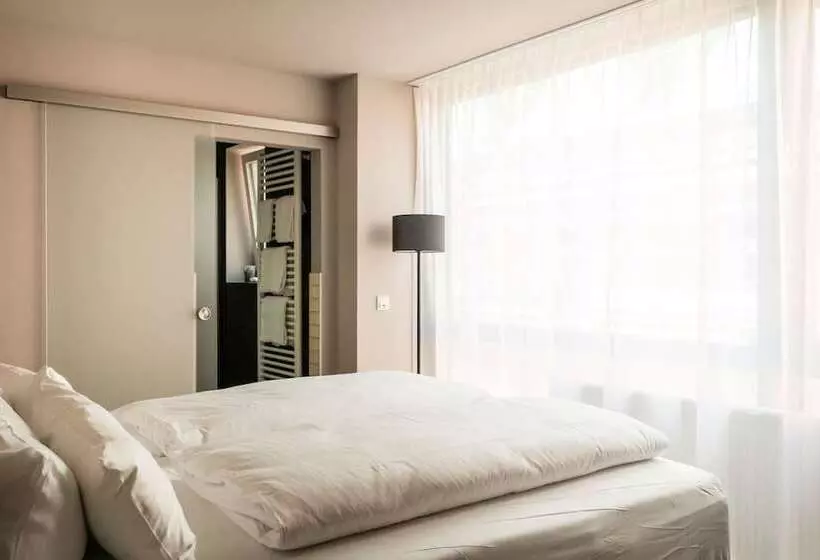 Hotelli Goldene Traube  By Neugart