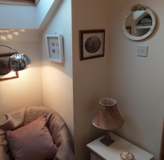 ベッドアンドブレックファースト Hawthorn Lodge