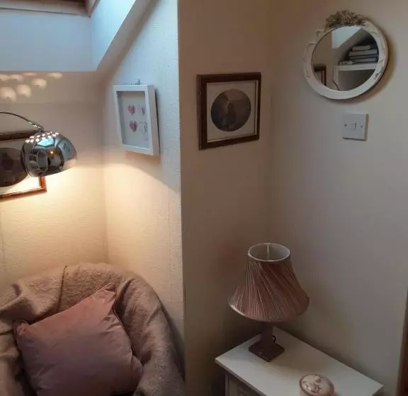 ベッドアンドブレックファースト Hawthorn Lodge