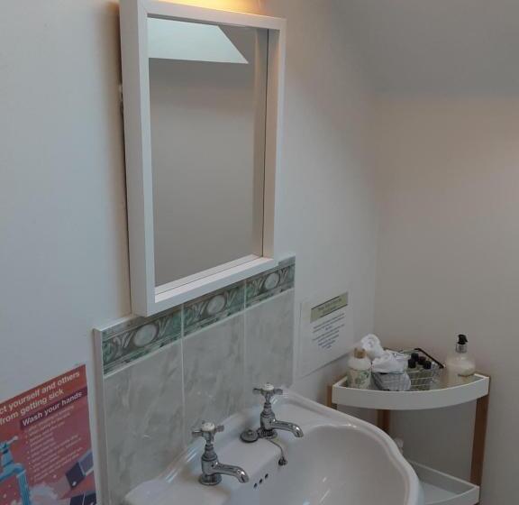 ベッドアンドブレックファースト Hawthorn Lodge