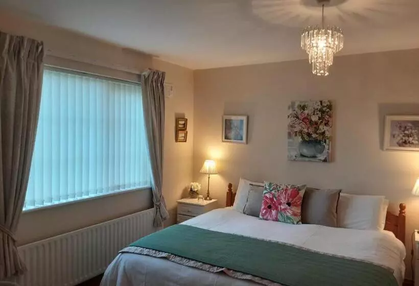 ベッドアンドブレックファースト Hawthorn Lodge