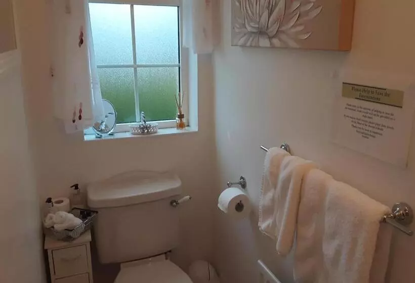 ベッドアンドブレックファースト Hawthorn Lodge