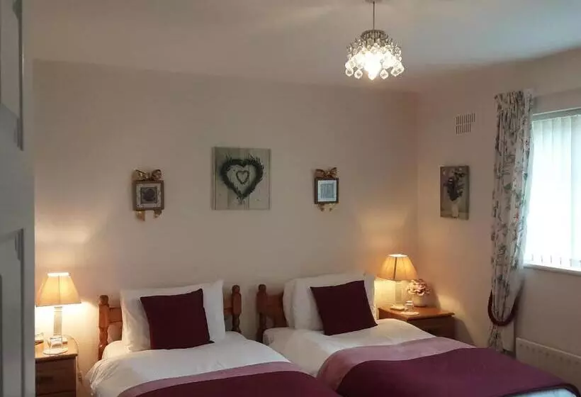 ベッドアンドブレックファースト Hawthorn Lodge