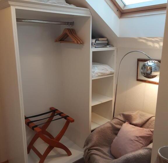 ベッドアンドブレックファースト Hawthorn Lodge