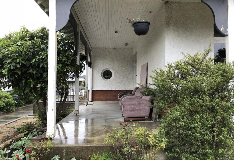 Bed and Breakfast Living On Dee