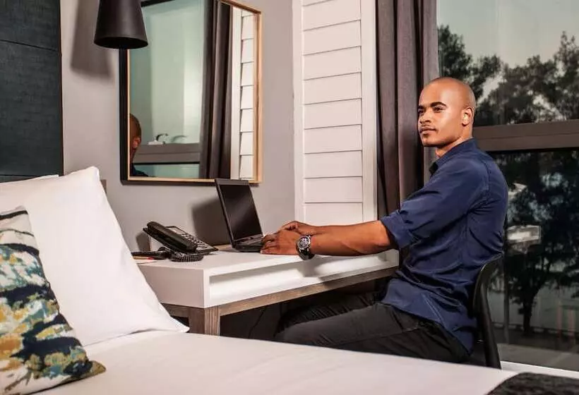 Hotel Stayeasy  Maputo