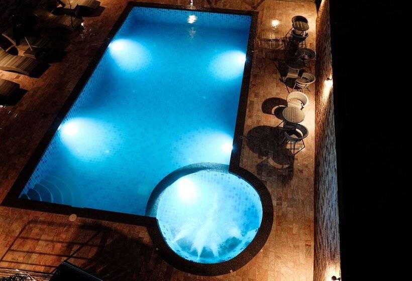 בית מלון כפרי The Lake House Ko Yo