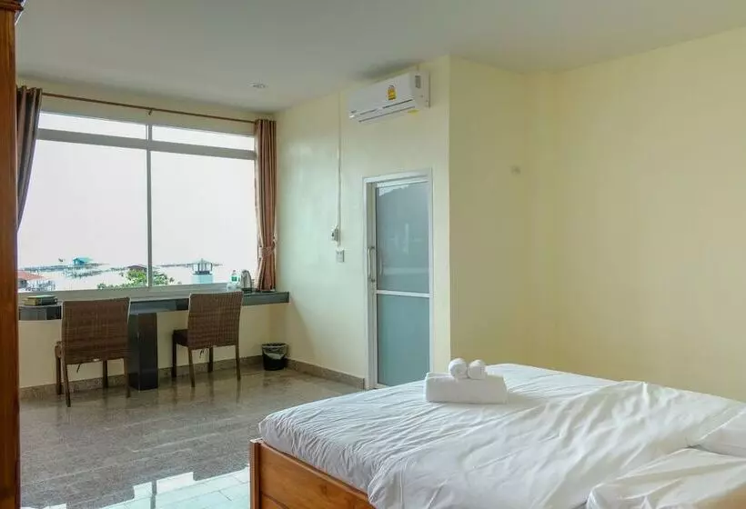 هتل The Lake House Ko Yo