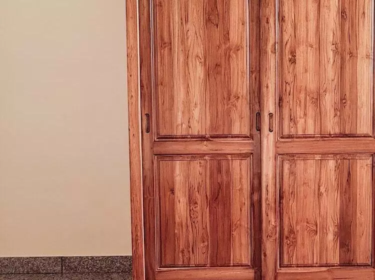 هتل The Lake House Ko Yo