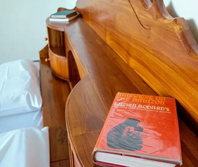 هتل The Lake House Ko Yo