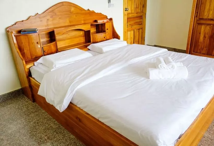 هتل The Lake House Ko Yo