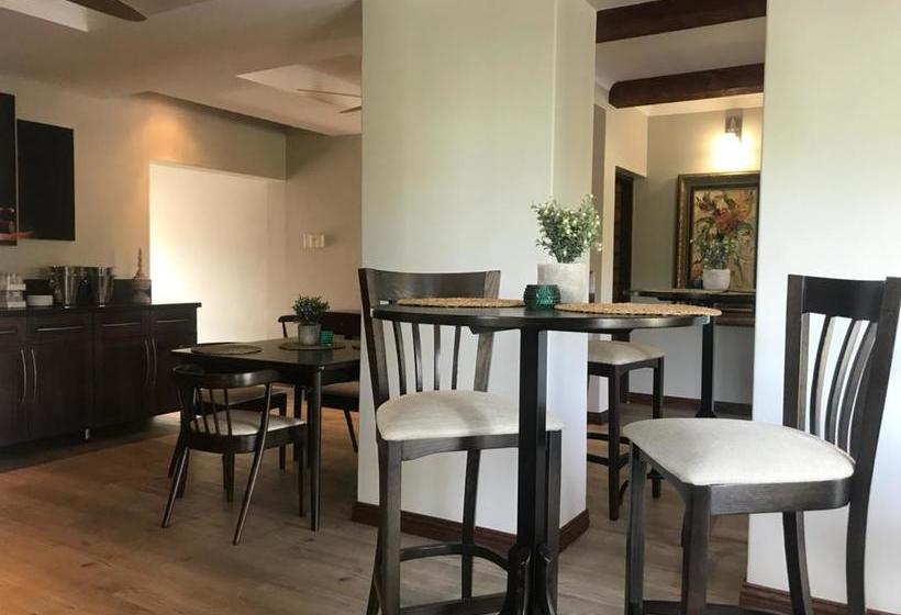 تختخواب و صبحانه St Lucia Hilltop Guest House