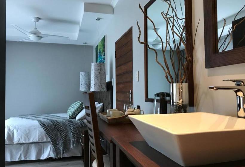 تختخواب و صبحانه St Lucia Hilltop Guest House